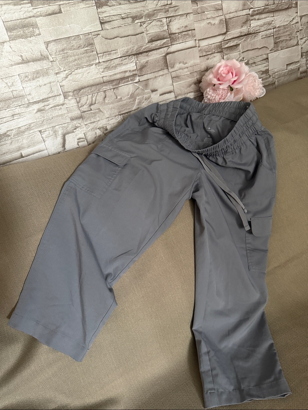 Classic Straight-Leg Women's Pants in Gray